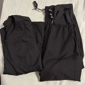 Scrub set